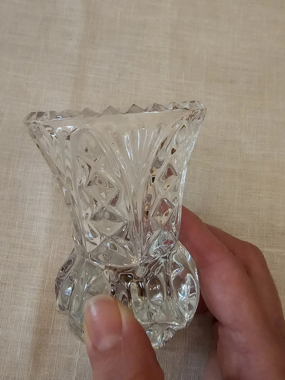 Vintage Princess House 24% Lead Crystal  Thistle-Shaped Bud Vase 3.75